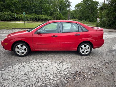Used 2007 Ford Focus SE FWD image 10