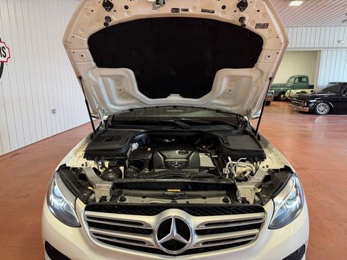 Used 2017 Mercedes-Benz GLC 300 300 4MATIC image 34