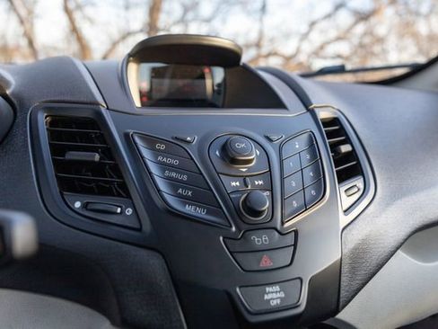 Used 2011 Ford Fiesta S image 9