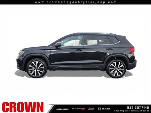 Used 2022 Volkswagen Taos SE image 4