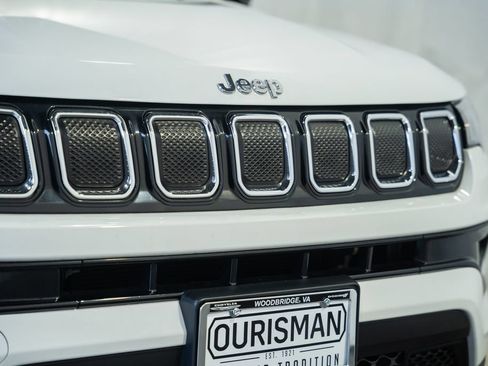 Certified 2022 Jeep Compass Limited AWD/4WD image 11