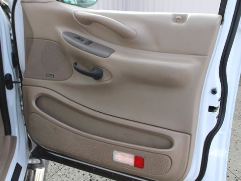 Used 1997 Ford Expedition Eddie Bauer image 35