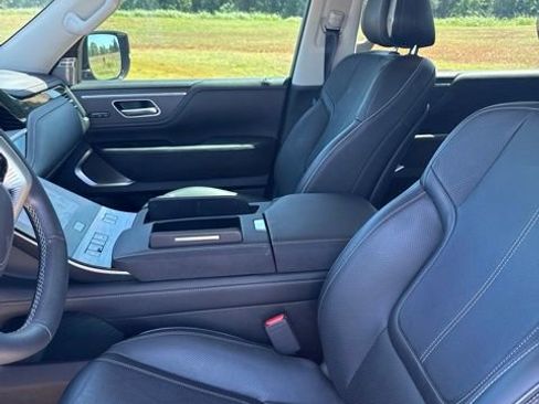 Used 2025 INFINITI QX80 Sensory AWD/4WD image 7