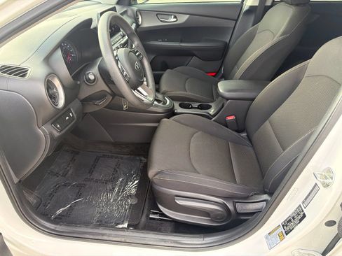 Used 2020 Kia Forte LXS FWD image 13