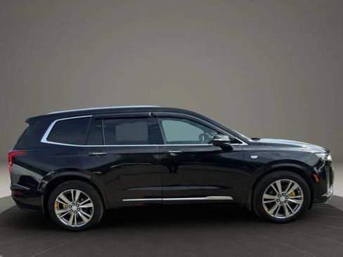 Used 2023 Cadillac XT6 Premium Luxury w/ Platinum Package AWD/4WD image 4