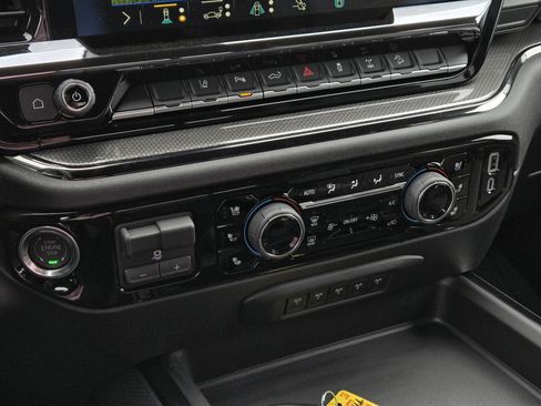 New 2026 Chevrolet Silverado 2500 ZR2 AWD/4WD image 25