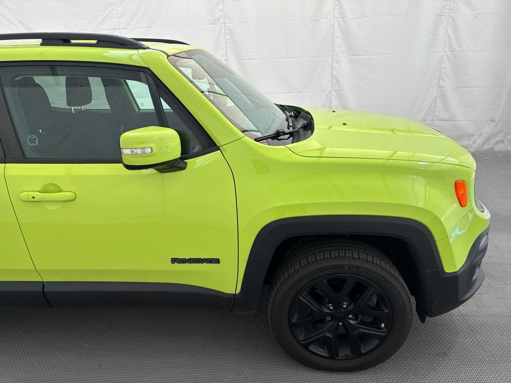 Used 2018 Jeep Renegade Altitude AWD/4WD image 7