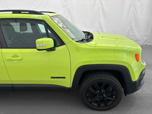 Used 2018 Jeep Renegade Altitude AWD/4WD image 7