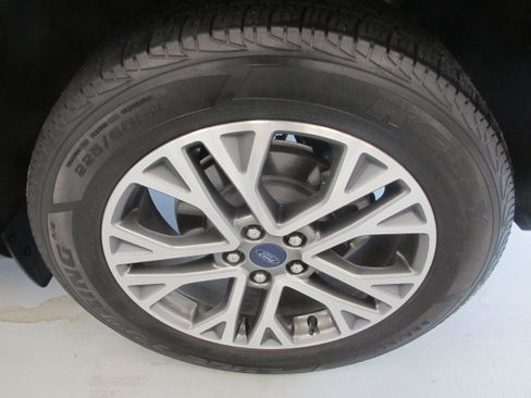 Used 2022 Ford Escape SEL w/ Technology Package image 12