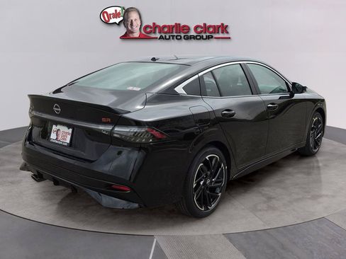 New 2026 Nissan Sentra SR w/ Floor Mat Package FWD image 6