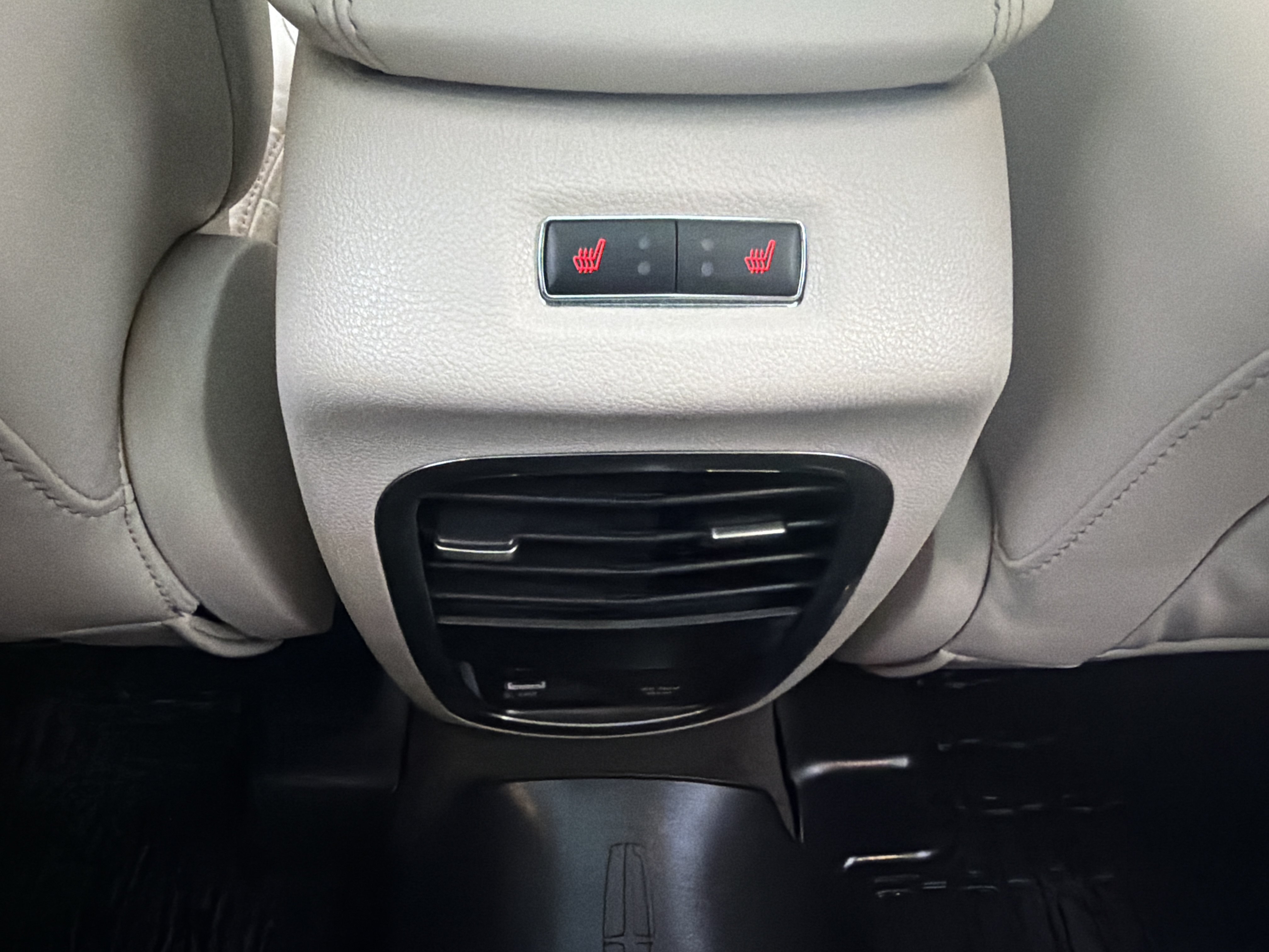 Used 2019 Lincoln MKC Reserve w/ MKC Climate Package FWD image 28