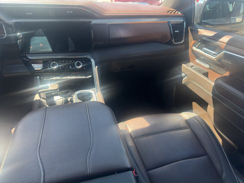 Used 2025 GMC Sierra 1500 Denali AWD/4WD image 21