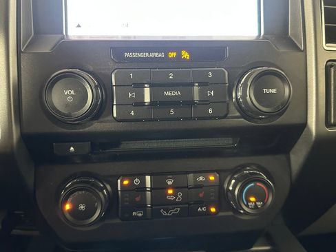 Used 2018 Ford F150 XLT w/ Equipment Group 302A Luxury AWD/4WD image 17
