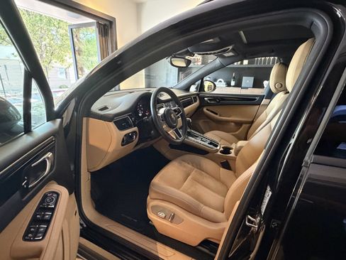 Used 2018 Porsche Macan AWD/4WD image 4