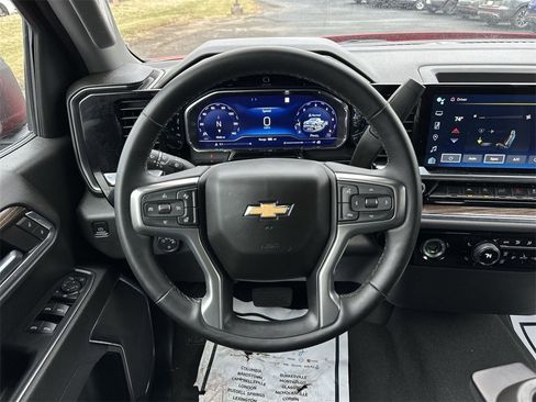 Used 2023 Chevrolet Silverado 1500 LT image 14