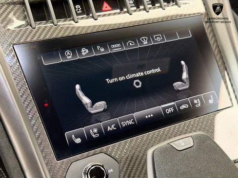 Used 2024 Lamborghini Urus Performante AWD/4WD image 16