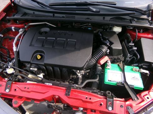Used 2016 Toyota Corolla LE FWD image 36