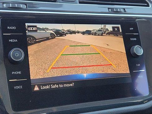 Used 2021 Volkswagen Tiguan SE image 7