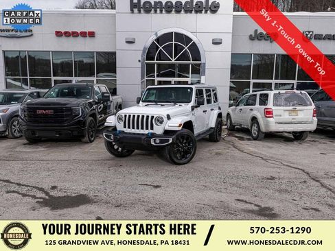 Used 2023 Jeep Wrangler Unlimited Sahara w/ Cold Weather Group AWD/4WD image 1