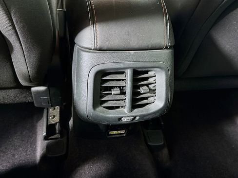 Used 2016 Jeep Cherokee 75th Anniversary image 30