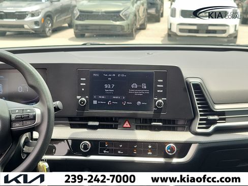 Used 2025 Kia Sportage LX AWD/4WD image 18