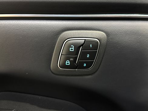 Used 2025 Ford Mustang Mach-E Premium image 25