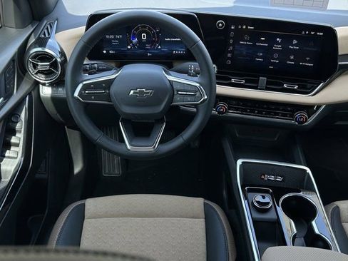 New 2026 Chevrolet Equinox ACTIV w/ Convenience Package III FWD image 11