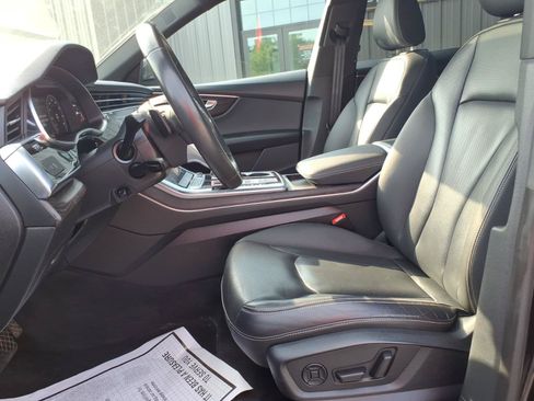 Used 2019 Audi Q8 Premium Plus w/ Premium Plus AWD/4WD image 8