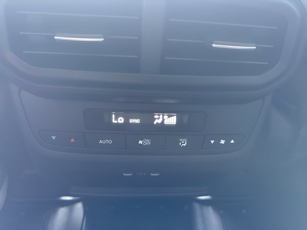 Used 2025 Honda Pilot EX-L image 13