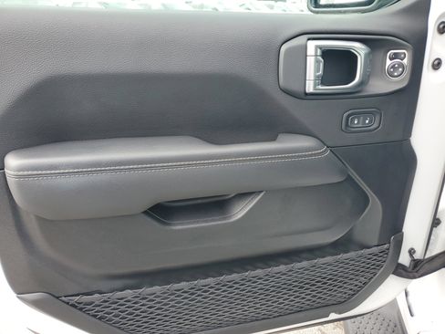 Used 2023 Jeep Wrangler Unlimited Sahara w/ Cold Weather Group image 27