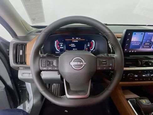 New 2026 Nissan Pathfinder Platinum FWD image 8