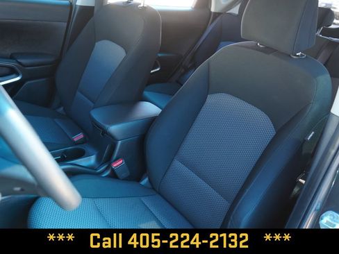 Used 2024 Kia Soul LX w/ Option Group 015 FWD image 16