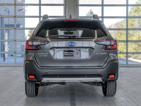 Used 2025 Subaru Outback Limited image 14