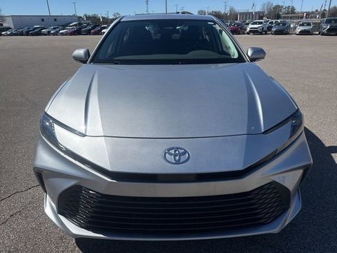 Used 2025 Toyota Camry LE image 8