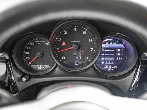 Certified 2020 Porsche Macan AWD/4WD image 18