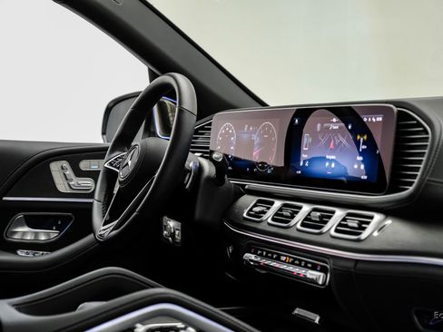 Used 2024 Mercedes-Benz Maybach GLS 600 4MATIC image 58