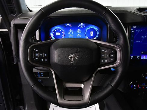 Used 2025 Ford Bronco Badlands image 20