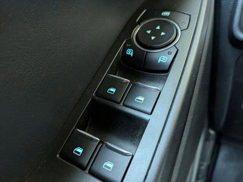 Used 2020 Ford Explorer XLT w/ Equipment Group 202A image 23