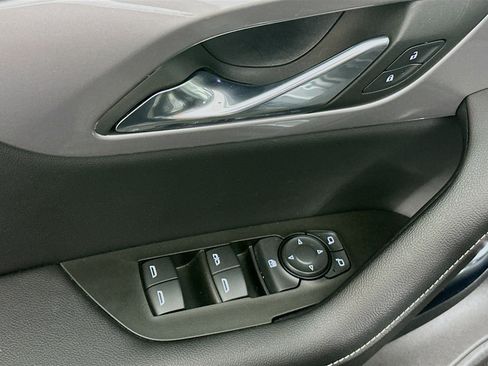 Used 2025 Chevrolet Blazer LT image 15