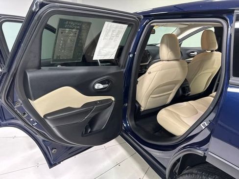 Used 2016 Jeep Cherokee Sport w/ Safety Group AWD/4WD image 21