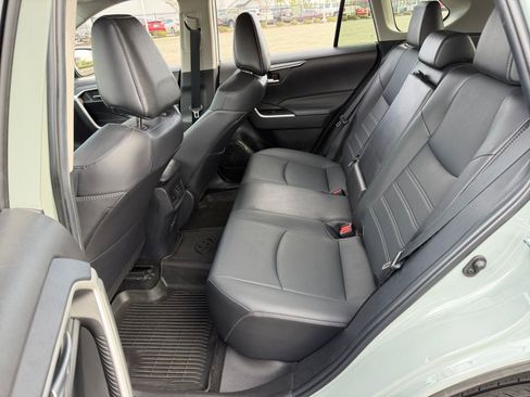 Used 2023 Toyota RAV4 XLE Premium image 17