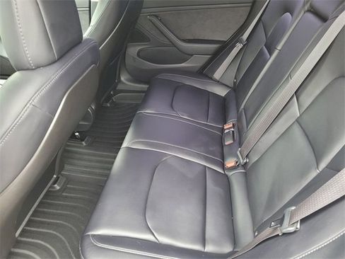 Used 2018 Tesla Model 3 Long Range image 12