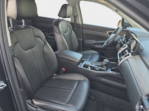 Used 2023 Kia Sorento S w/ Panoramic Sunroof Package AWD/4WD image 12