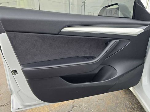 Used 2021 Tesla Model 3 Standard Range Plus image 18