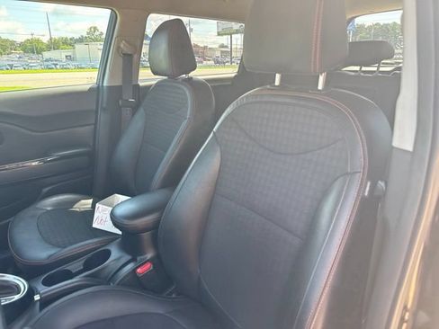 Used 2019 Kia Soul ! FWD image 12