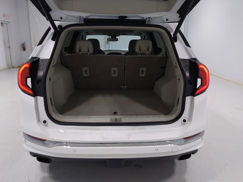 Used 2019 GMC Terrain Denali w/ Advanced Safety Package AWD/4WD image 29