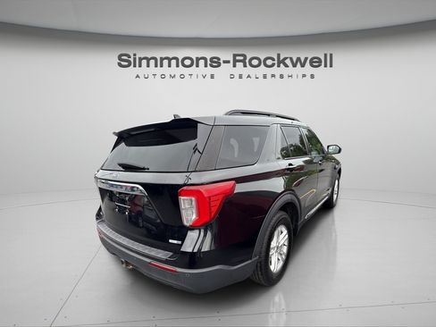 Used 2020 Ford Explorer XLT w/ Comfort Package AWD/4WD image 4
