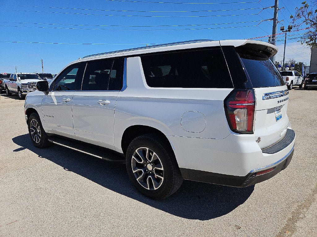Used 2021 Chevrolet Suburban LT RWD image 4