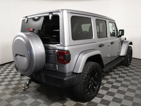 Used 2021 Jeep Wrangler Unlimited Sahara w/ Cold Weather Group AWD/4WD image 6