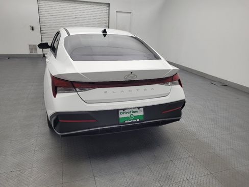 Used 2024 Hyundai Elantra SEL FWD image 6